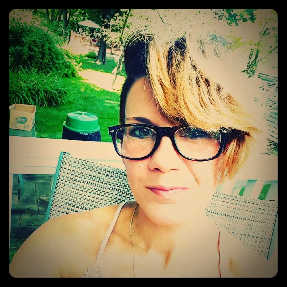 Meet your Posher, Danielle